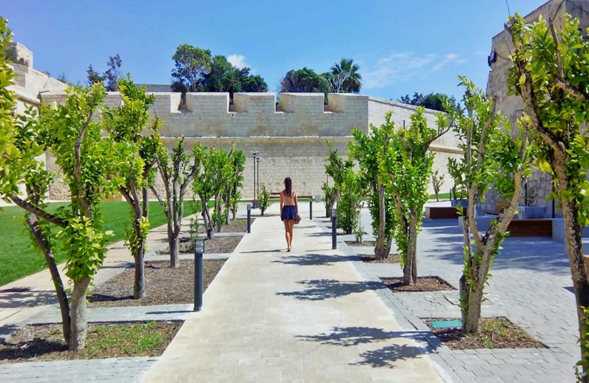 Visitez la ville-musée de Mdina.. Déambulez à travers les ruelles couleur miel de cette ville silencieuse