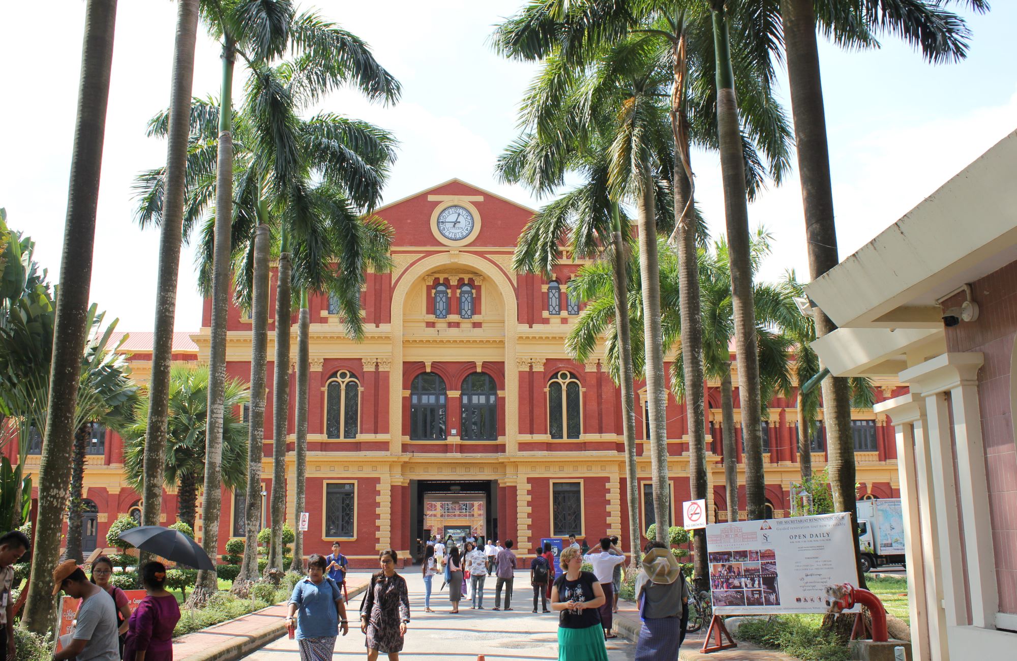 Voyage Birmanie - Yangon Conseil des Ministres - Amplitudes