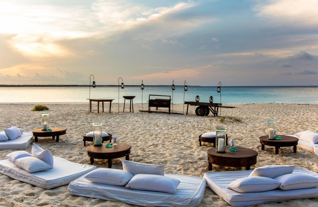 Lune de miel à Zanzibar - Un dîner sur la plage au Mnemba Island Lodge - Amplitudes