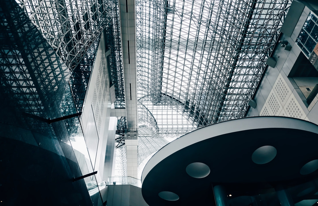 Voyage en train au Japon - La vision design de la gare de Kyoto - Amplitudes