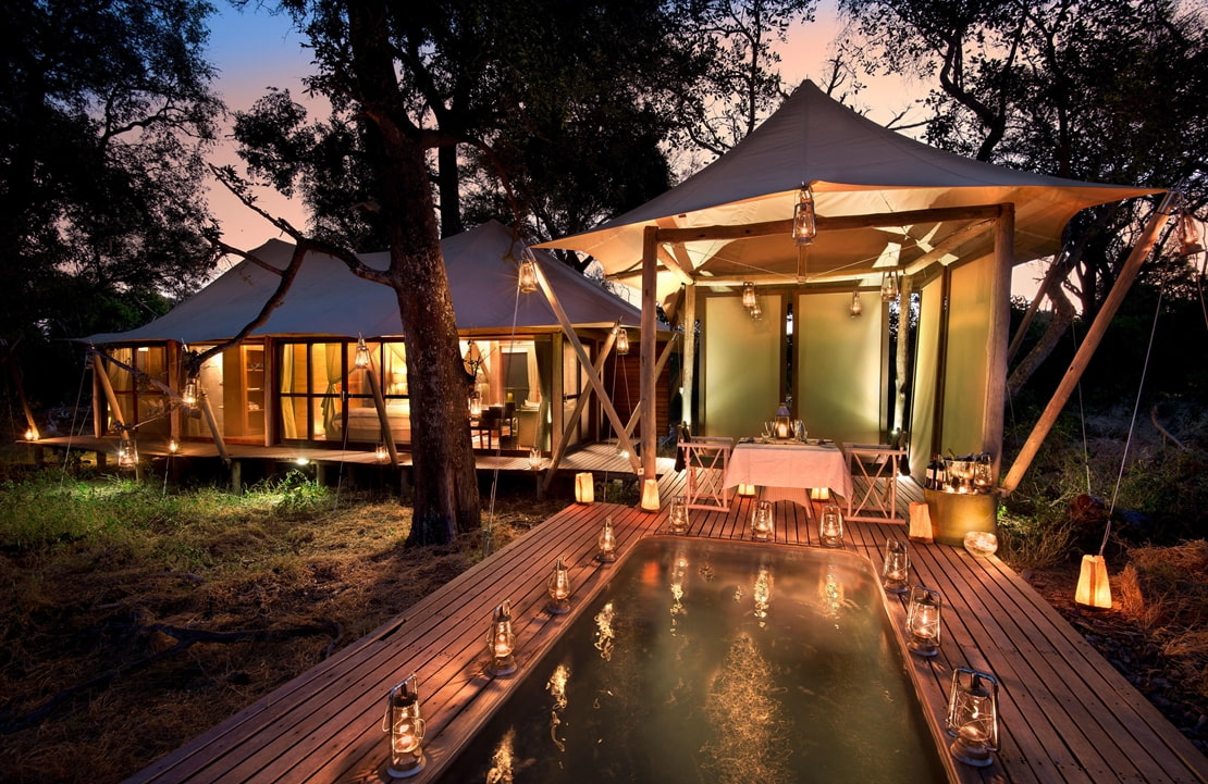 Lune de miel au Botswana - Terrasse et piscine du Xaranna Okavango Delta Camp - Amplitudes