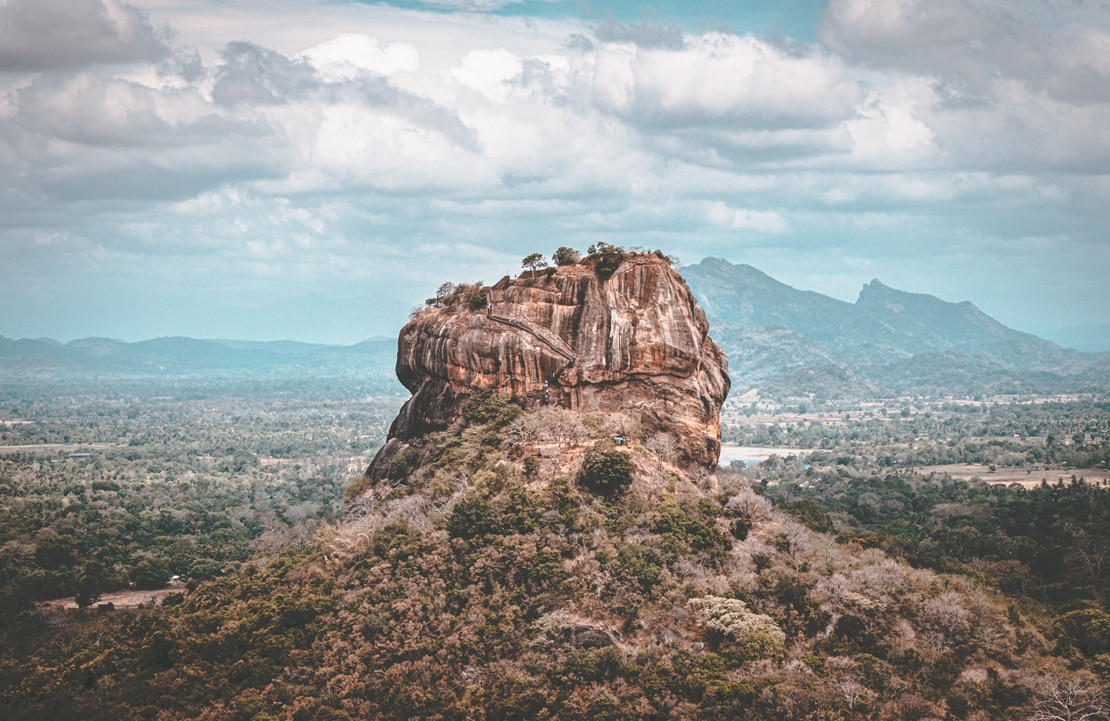 Lune de miel à Sigiriya - Vue aérienne du Rocher du Lion - Amplitudes