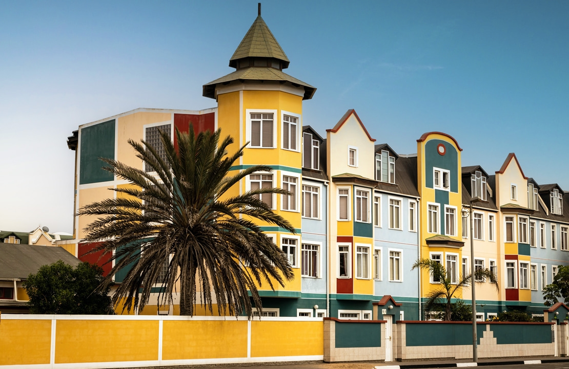 Séjour à Swakopmund – Les façades chamarrées de la ville - Amplitudes