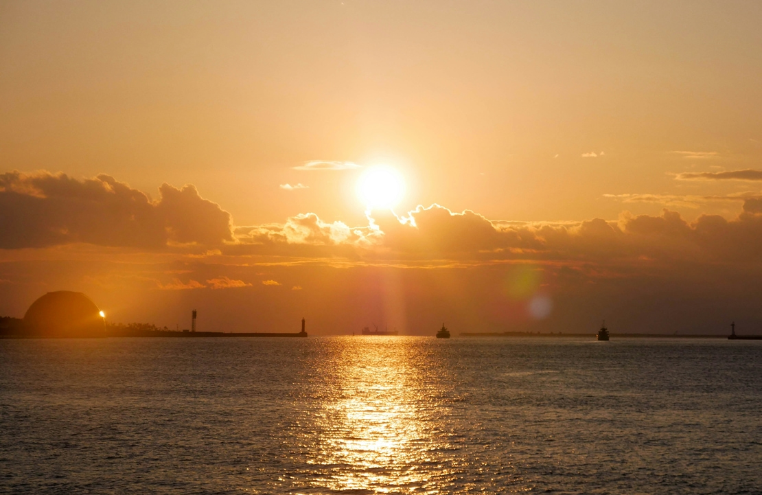 Voyage culturel à Osaka - Crépuscule sur la baie d'Osaka - Amplitudes