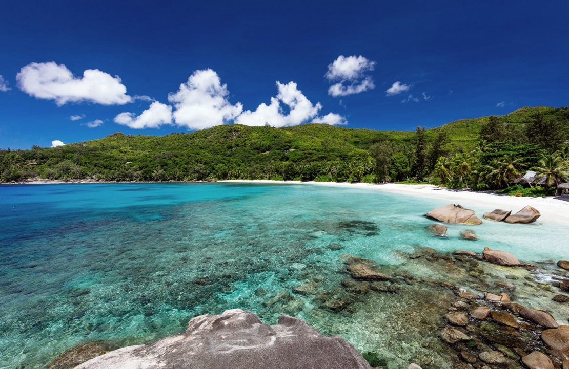 Voyage en famille à Mahé - L'arrivée sur l'Anse Takamaka - Amplitudes