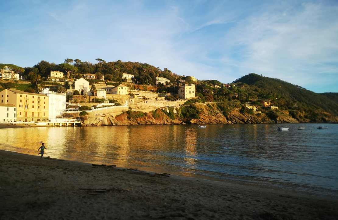 Voyage de luxe dans les Pouilles - La plage paisible Baia del Silencio - Amplitudes