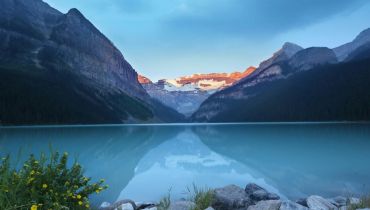 Autotour au Canada - Un lever de jour sur le Lac Louise - Amplitudes