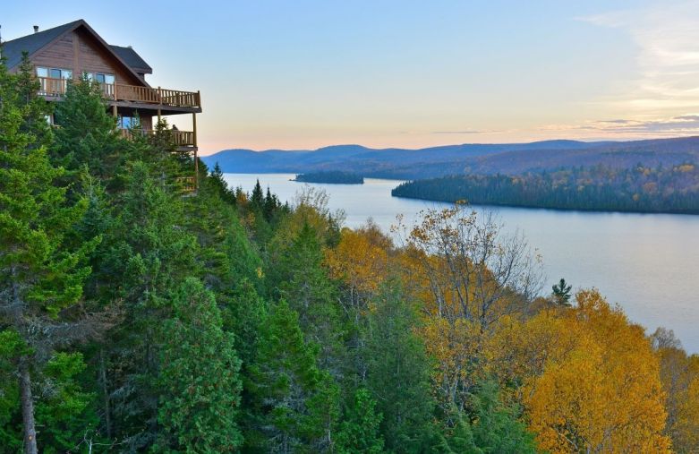 Circuit au Canada en famille - Un chalet au-dessus du fleuve - Amplitudes