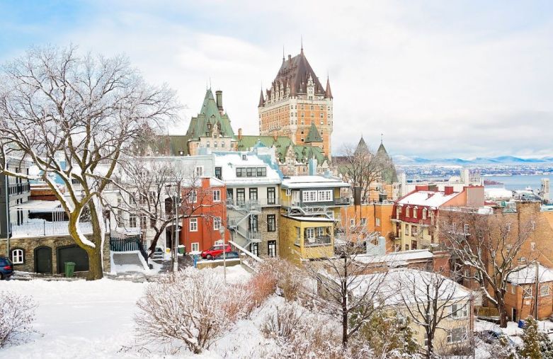 Circuit en hiver au Québec - Le château de Québec sous la neige - Amplitudes