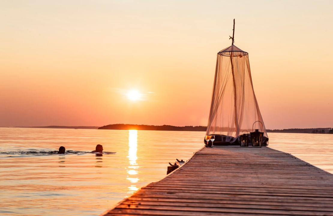 Coucher de soleil sur le lac Saimaa - Région des lacs - Mikko Nikkinen et Visit Finland 