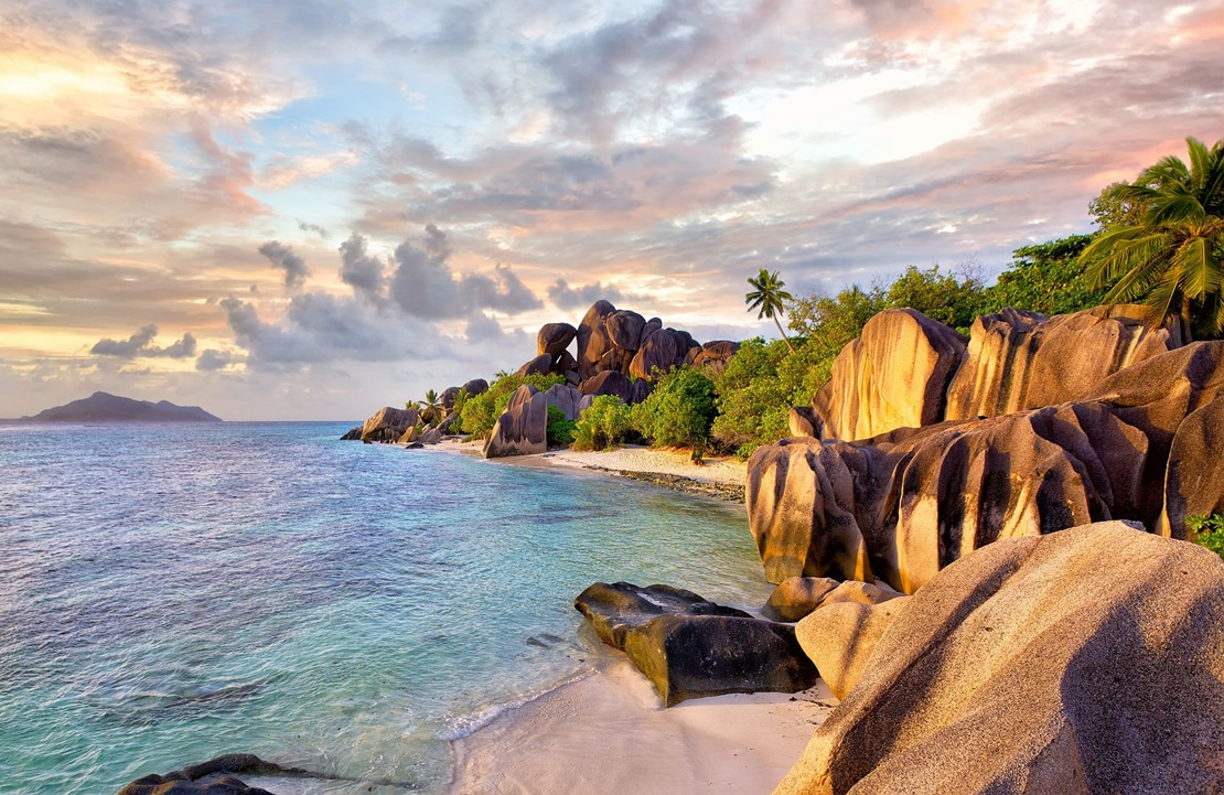 Voyage sur mesure sur La Digue - Les rochers de granit au coucher de soleil - Amplitudes