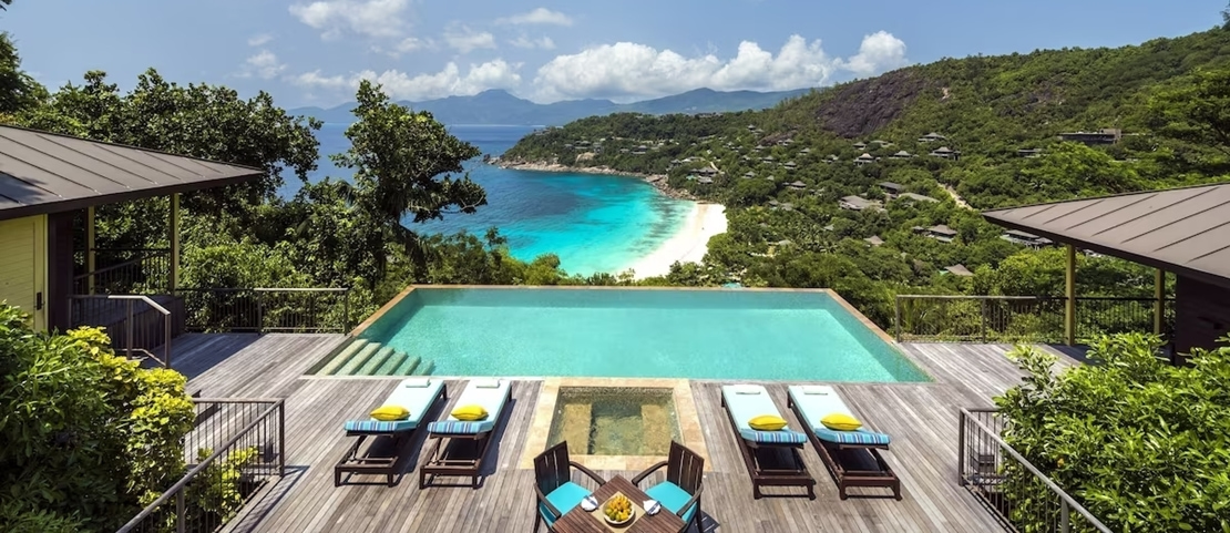 Séjour en hôtel romantique à Mahé - La piscine du Four Seasons - Amplitudes