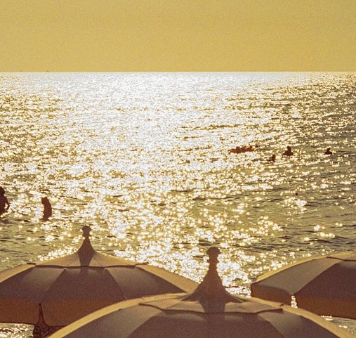 Voyage sur mesure en Italie - Coucher de soleil sur la Méditerranée - Amplitudes