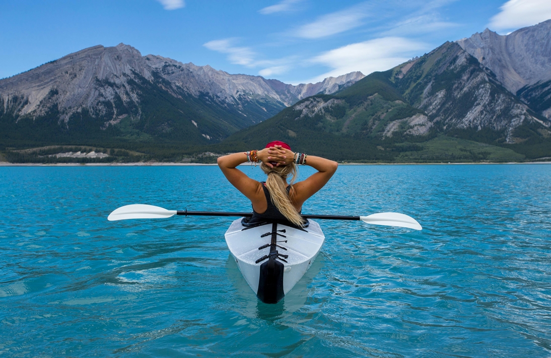 Voyage sur mesure sur les plus belles routes du Canada - En kayak dans le parc de Banff - Amplitudes