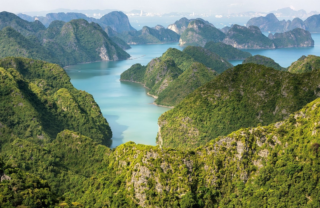 Voyage en amoureux à Cat Ba - Une vue panoramique des collines flottantes - Amplitudes