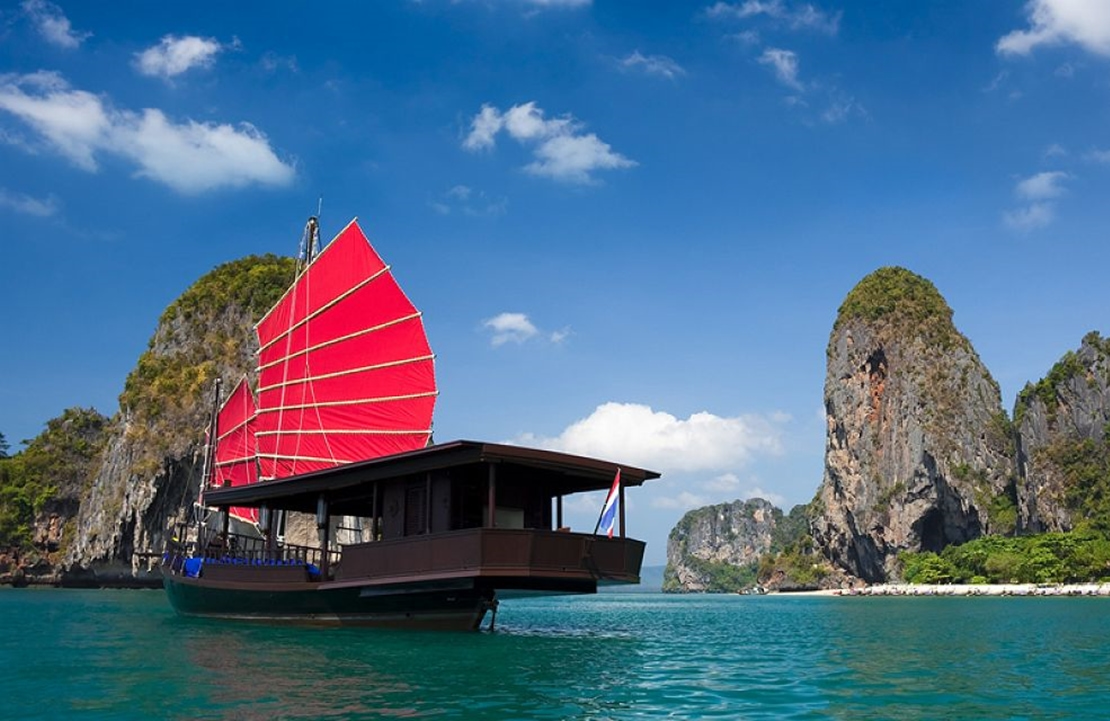 Croisière sur la baie d'Ha Long - Une jonque de luxe entre les monts karstiques - Amplitudes