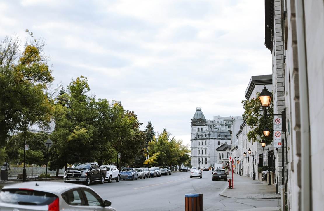 Voyage en famille dans la ville aux cent clochers - Rue du Vieux-Montréal - Amplitudes