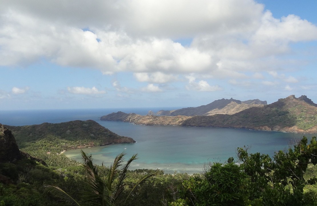 Voyage hors des sentiers battus en Polynésie - la baie de Nuku HIva - Amplitudes