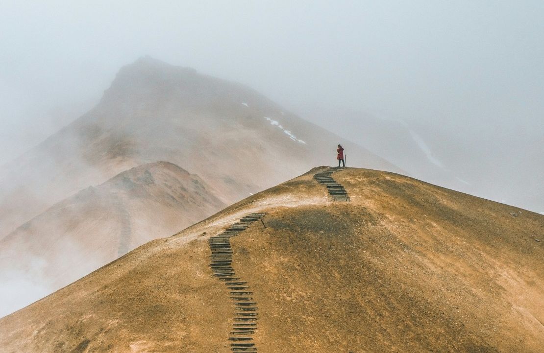 Voyage Islande - Homme sur une montagne - Amplitudes