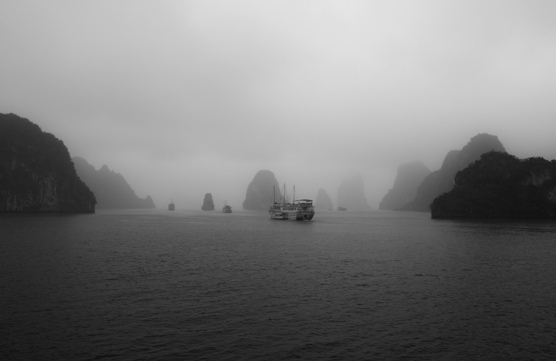 Voyage Vietnam - Cliché baie d'Halong brouillard - Amplitudes