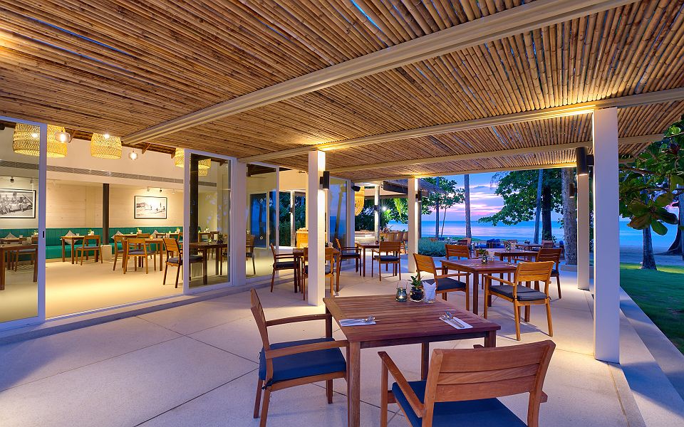 Outrigger Khao Lak - edgewater restaurant