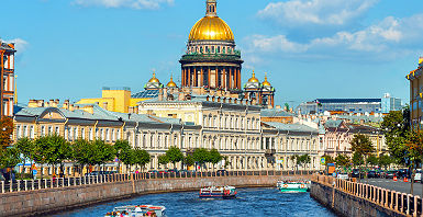 Russie - Vue sur la cathédrale 
Saint Isaac au bord de la rivière Moyka, Saint-Pétersbourg