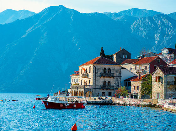 Perast, bouches de Kotor sur la côte adriatique - Monténégro