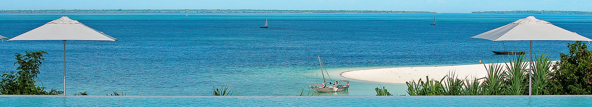 Hôtel Kilindi - Espace piscine avec vue sur la mer