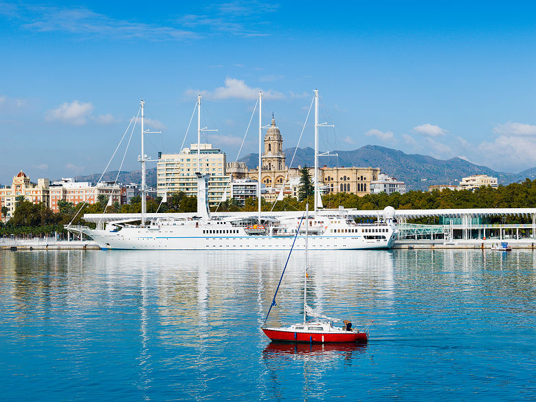 Vue sur le port de Malaga - Andalousie, Espagne