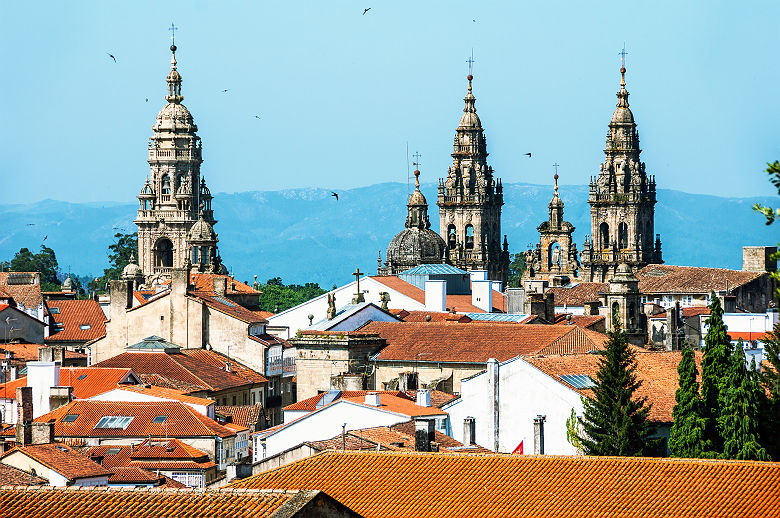 Vue aérienne sur la cathédrale de Saint-Jacques-de-Compostelle - Espagne