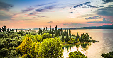 Lombardie - Vue sur le lac de Garde au coucher de soleil