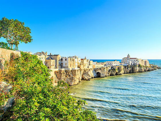 Pouilles - Vue sur la ville de vieste au cap Gargano