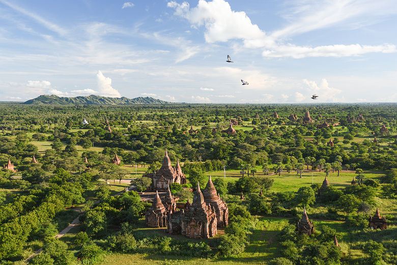 Vue sur la plaine aux 2000 pagodes de Bagan - Birmanie