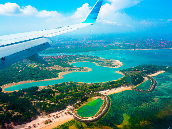 Arrivée à l'aéroport International Ngurah Rai de Denpasar.