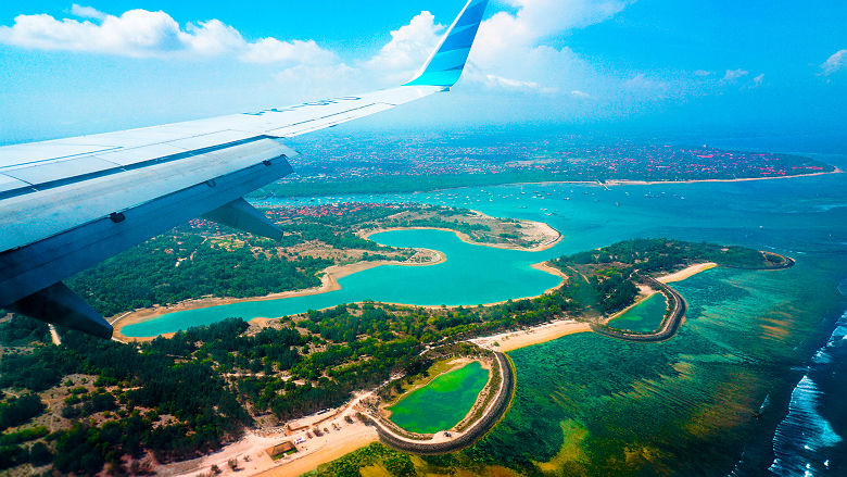 Arrivée à l'aéroport International Ngurah Rai de Denpasar.