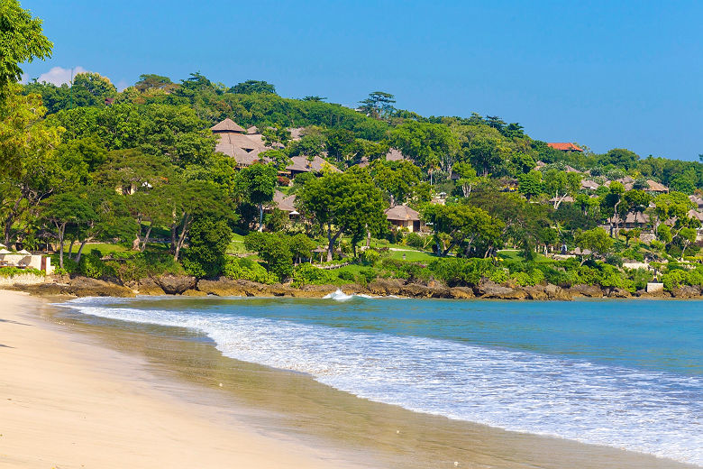 Plage de Jimbaran Bali, en Indonesie