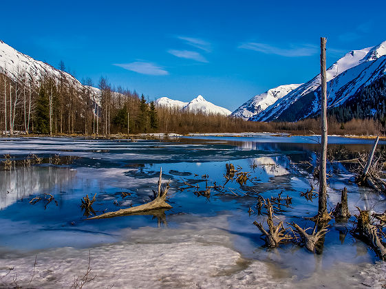 Lac glacé et montagne près de Anchorage - Alaska