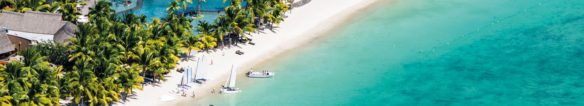 Hôtel Trou aux Biches Resort &amp; Spa - Vue panoramique sur l'établissement et la plage