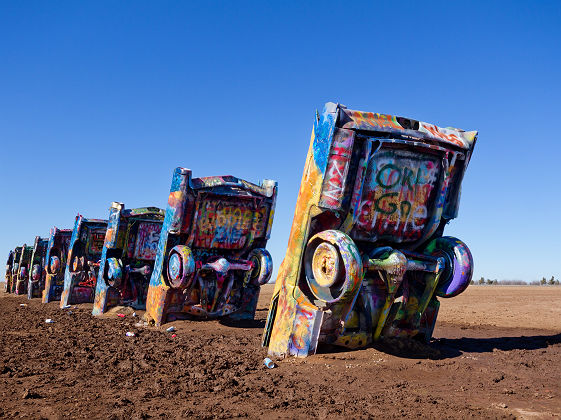 Cadillac Ranch sur la route 66 aux Etats Unis