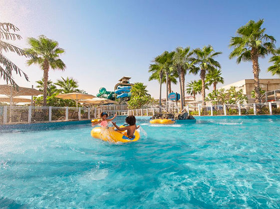 Enfants dans un parc Aquatique Dubai - photo visitdubai