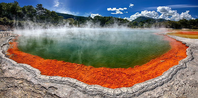 Nouvelle-Zélande - Vue sur le lac thermal Champagne Pool à Wai-O-Tapu