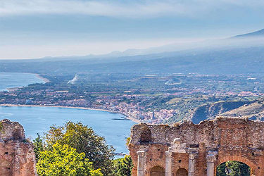 Ruines de l'ancien théatre grec a Taormina