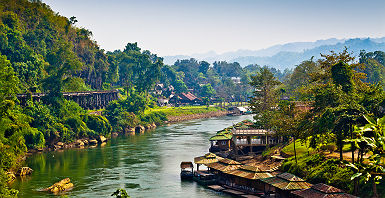 La rivière Kwai près de Kanchanaburi - Thailande