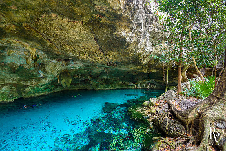 Cenote Dos Ojos au Quintana Roo, Mexique