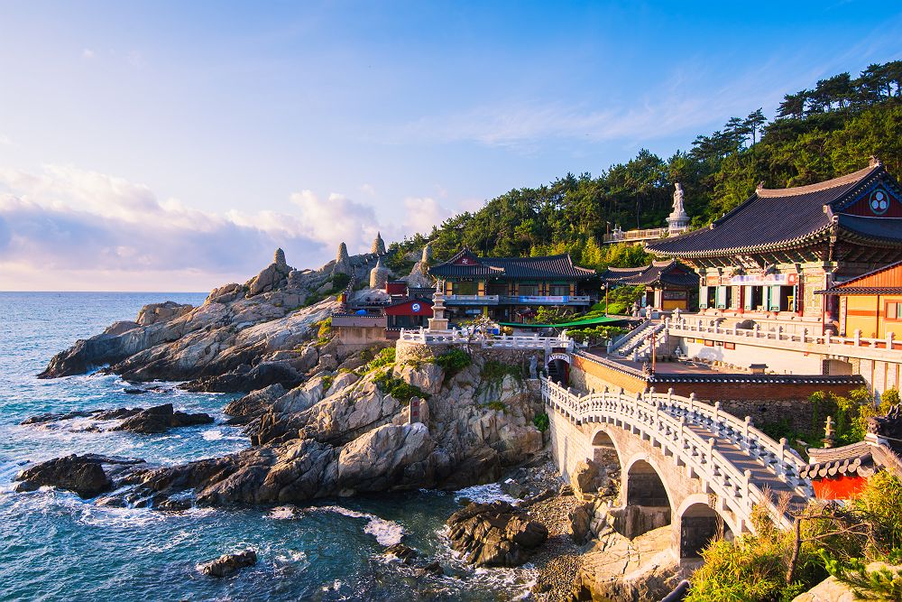 Corée du Sud - Temple Haedong Yonggungsa en bord de mer à Busan