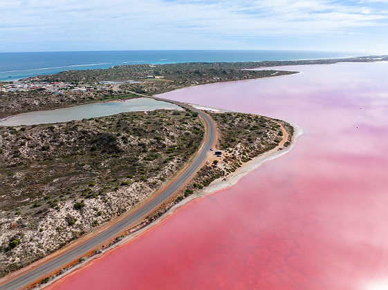 Hutt Lagoon, Yallabatharra - Tourism Australia