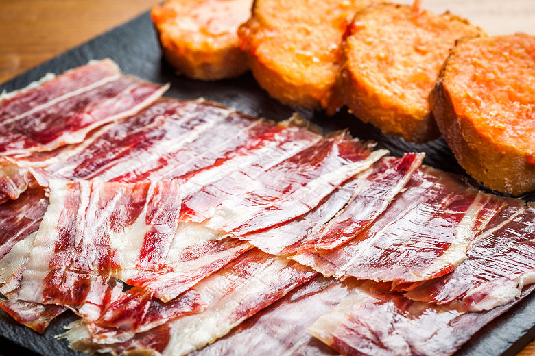 Jambon espagnol avec du pain aux tomates - Espagne