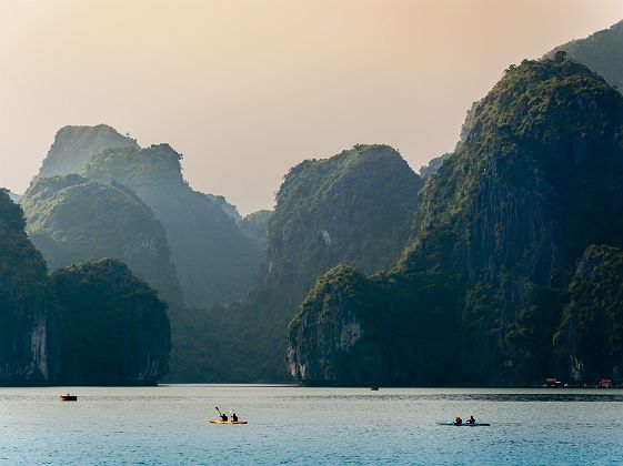 Kayak vers l'île de Cat Ba