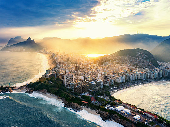 Plages de Copacabana et Ipanema de Rio vues du ciel - Brésil