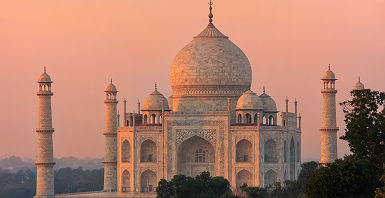 Inde - Vue sur la mausolée du Taj Mahal à Agra